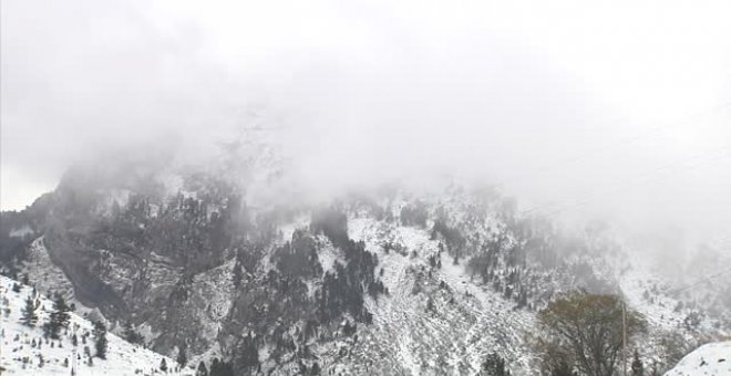 El frío y la nieve entran con fuerza en el norte de la península