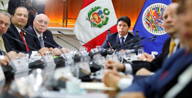 La renuncia del primer ministro de Perú lleva a la enésima crisis al Gobierno de Pedro Castillo