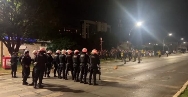 Partidarios de Bolsonaro intentan invadir la sede de la policía federal en Brasilia