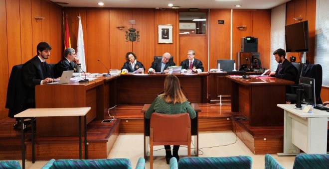 La acusada de apropiarse 861.300 euros de una cooperativa modificó las cuentas para "cuadrar la contabilidad"