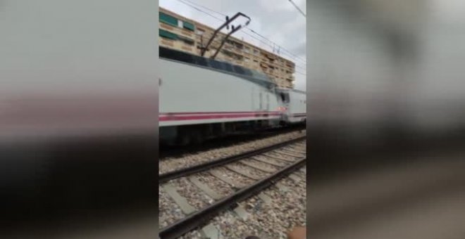 "140 trenes al día, con sus sirenas a tope, así es imposible vivir"