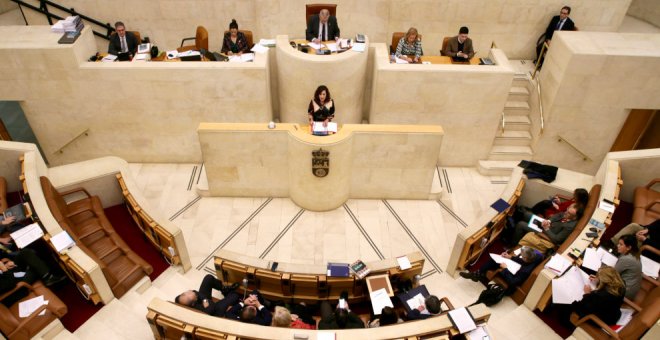 PRC y PSOE aprueban los Presupuestos de Cantabria sin el apoyo de ningún grupo de la oposición