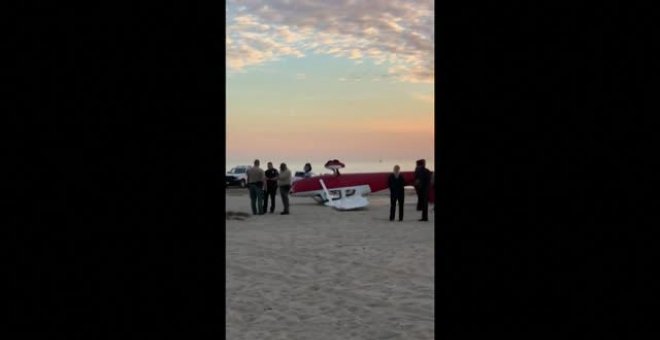 Se estrella una avioneta en una playa de California