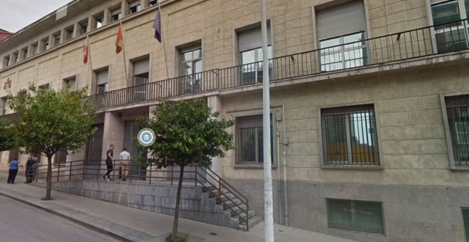 Decretado el internamiento del menor detenido por el apuñalamiento de dos mujeres en Barros