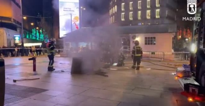 Los Bomberos logran apagar un incendio en una galería de servicio subterránea en Callao