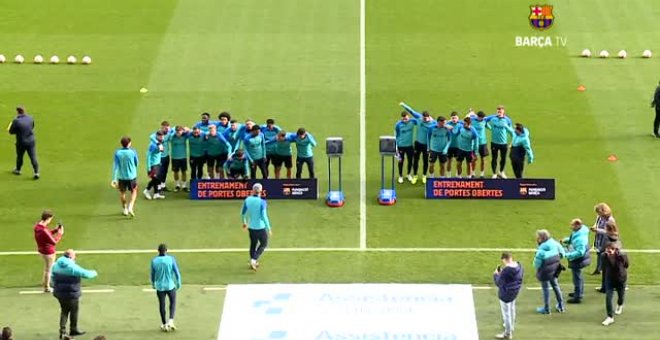 El Barça abre el Nou Camp al público en un entrenamiento solidario a puertas abiertas