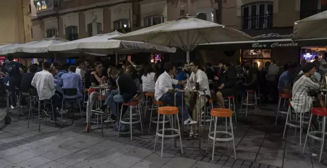 La FECAV denuncia el "ruido y la basura" que genera el ocio nocturno "cada semana" en Cañadío