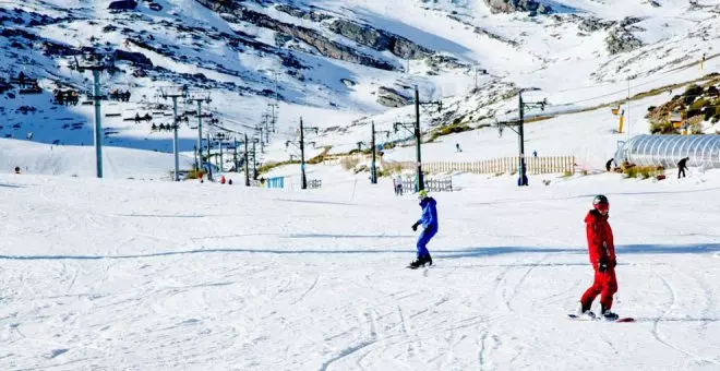 La estación de esquí Alto Campoo abrirá este viernes el 30% de sus pistas