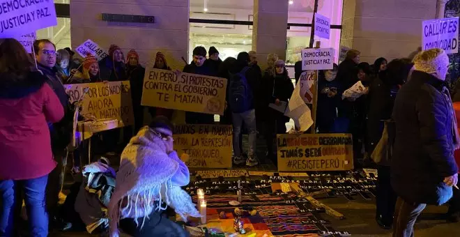 Así ha sido la manifestación frente a la embajada de Perú en Madrid