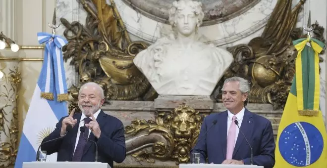 Lula da Silva viaja a Argentina y hace una demostración de poder frente a la plaga 'bolsonarista' en Brasil