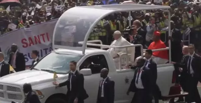 65.000 personas reciben al Papa en el estadio de los Mártires de Kinsasa, en el Congo