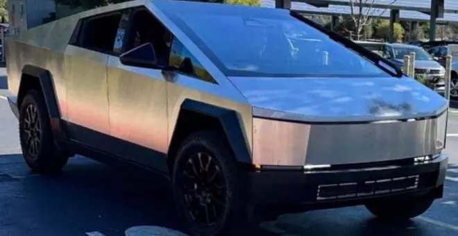 El Tesla Cybertruck vuelve a dejarse ver y algunos detalles sorprenden mucho