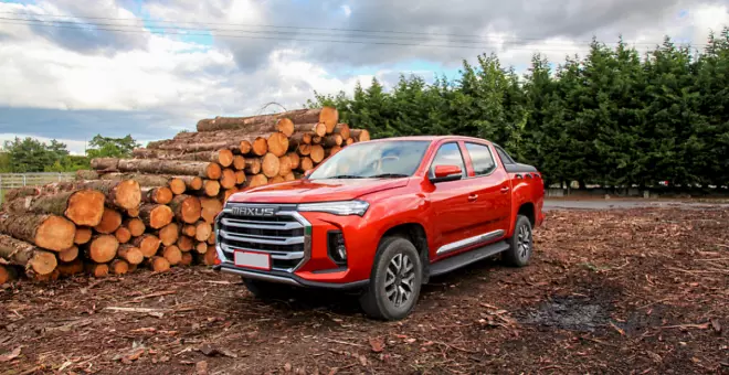 La primera pick-up eléctrica a la venta en España puede cargar 1.000 kg y ya sabemos su precio