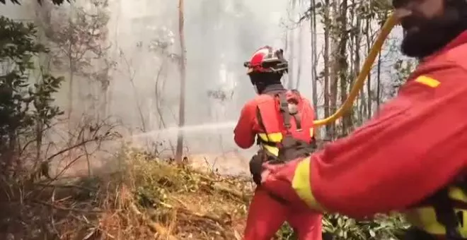 Los bomberos españoles de la UME luchan en Chile contra los devastadores incendios forestales