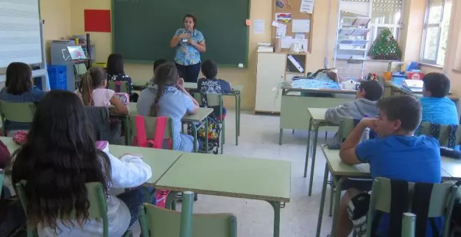 IU propone la semana de tres o cuatro días lectivos para los docentes