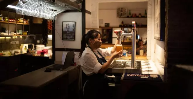 Las mujeres cántabras cobran casi 5.000 euros menos al año que los hombres