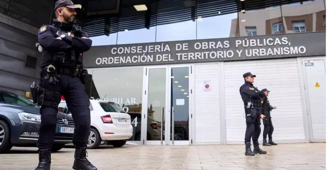 Solo uno de los ocho detenidos es funcionario de Obras Públicas, al que se han encontrado 400.000 euros en su casa