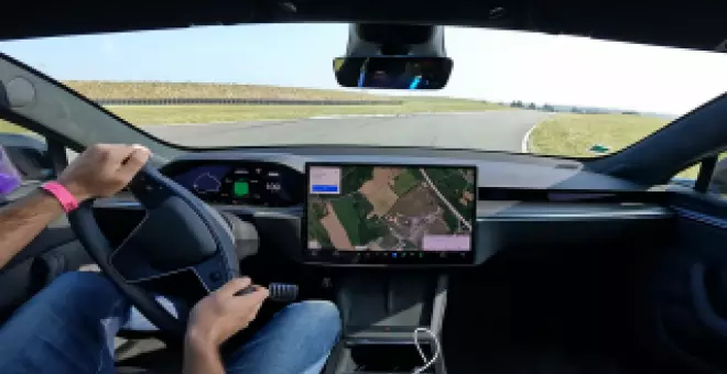 Los frenos cerámicos transforman al Tesla Model S Plaid en una bestia de circuito y hay prueba en vídeo