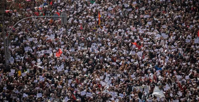 Los médicos ceden ante la presión de Ayuso y desconvocan la huelga sin grandes mejoras para la sanidad pública madrileña