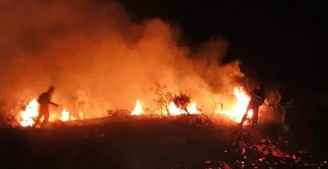 Cantabria tiene un incendio forestal activo en Selaya