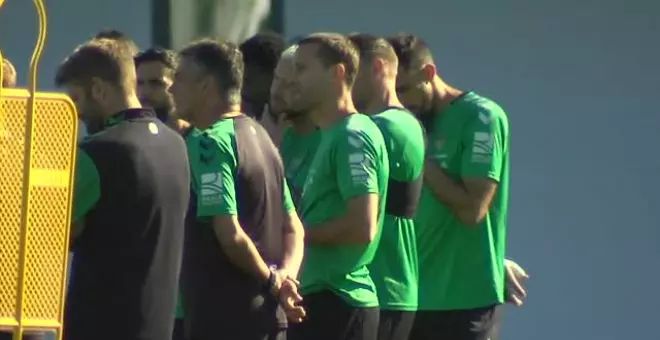 El Betis entrena sin Pellegrini, en Chile por asuntos personales