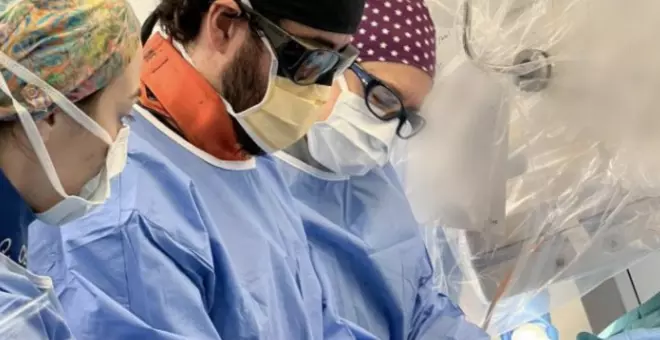 Una tècnica pionera a l'hospital de Sant Pau de Barcelona evita les cirurgies a cor obert