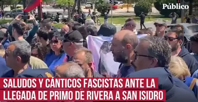 Cánticos fascistas y enfrentamientos con la Policía: así ha sido la llegada de los restos de Primo de Rivera al cementerio de San Isidro