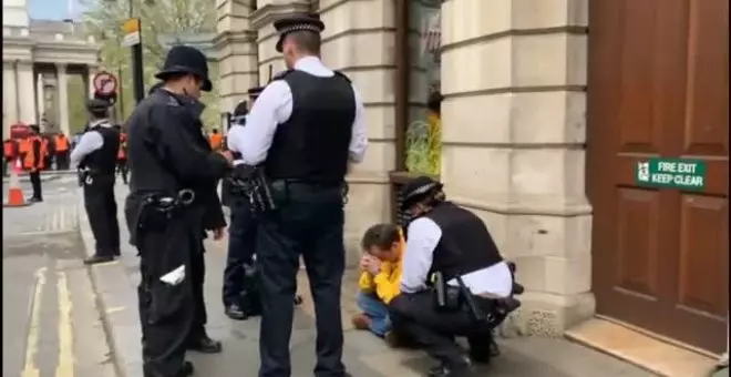 Arrestan a miembros prorepública que planeaban una protesta pacífica antes de la coronación