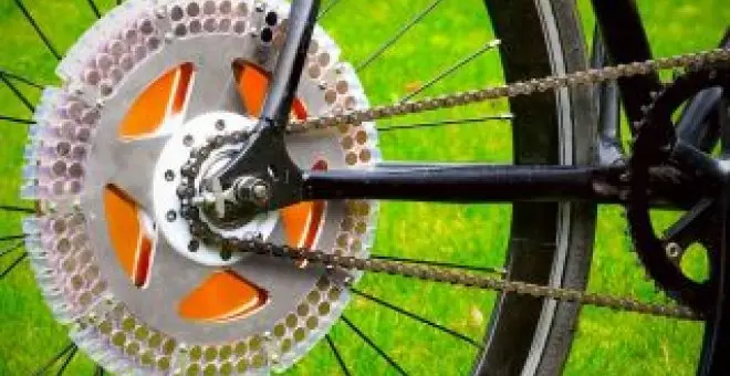 Un ingeniero inventa una bicicleta magnética que no necesita piñones ni engranajes