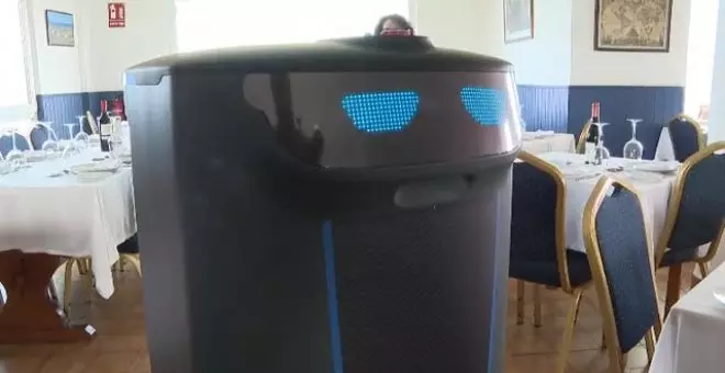 La falta de camareros hace que un restaurante cántabro apueste por un camarero robot