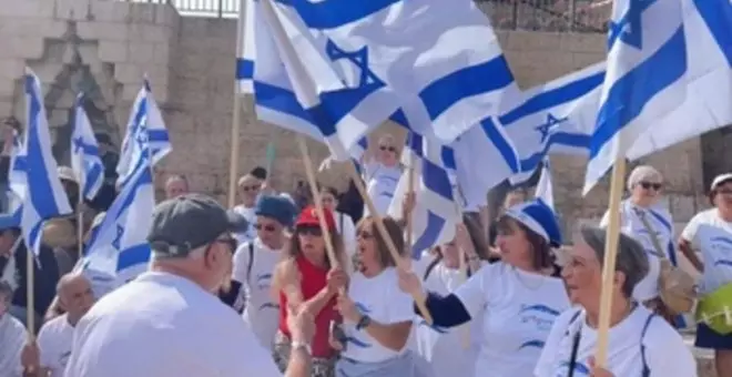 Ultranacionalistas israelíes marchan para conmemorar toma de Jerusalén Este en día tenso
