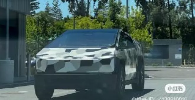 Tesla saca de paseo una 'nueva' Cybertruck completamente 'camuflada': ¿hay algo que esconder?