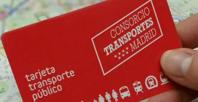 Jóvenes de UGT ('rugetistas') exigen a Ayuso que renueve el descuento para el abono transporte