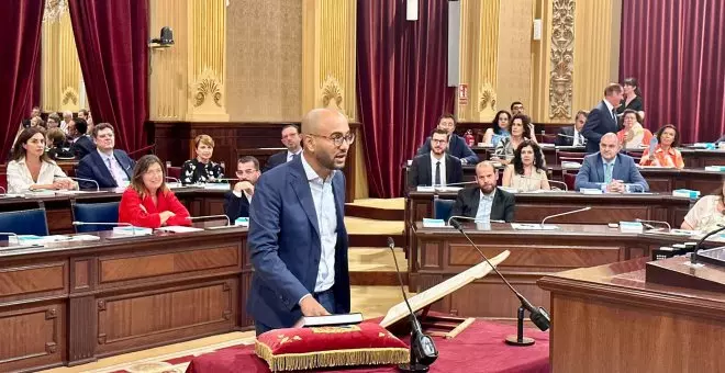 Omar Lamin (PSOE), primer diputado saharaui en un parlamento español: "Prometo por la justa lucha de mi pueblo"