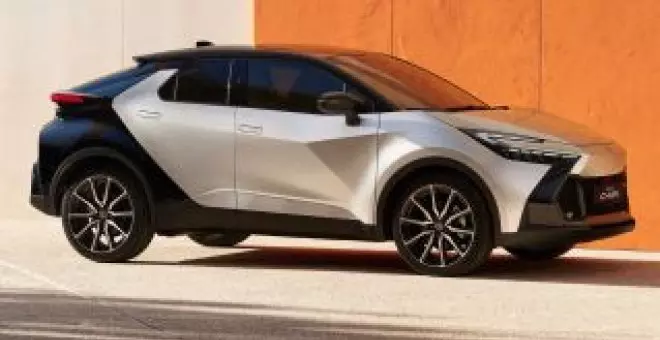 Más sofisticado, con versión enchufable y 4x4: así es la renovación del SUV híbrido más vendido de Toyota