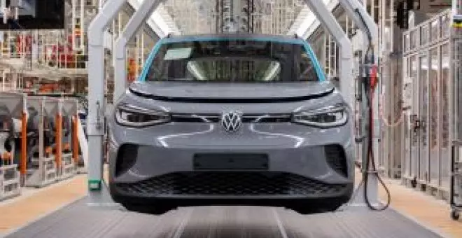 Volkswagen aprovecha las vacaciones para reducir la producción de uno de sus coches eléctricos