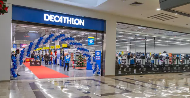 Retiran un flotador para bebés de Decathlon por riesgo de ahogamiento