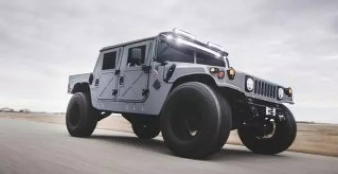 Hummer por fuera, Tesla por dentro: un todoterreno eléctrico brutal para quien no pueda esperar a la Cybertruck