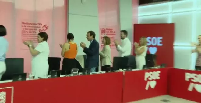 Pedro Sánchez, recibido al grito de "presidente" en la Ejecutiva Federal del PSOE