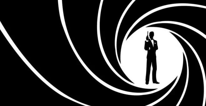 Cochazos y casinos: cómo vivir como James Bond sin gastarse un riñón
