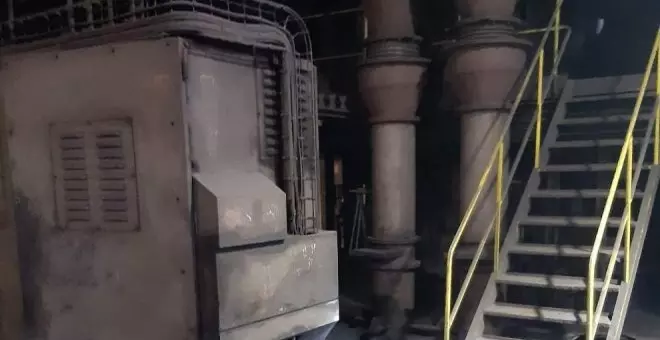 Ferroatlántica para su producción por un incendio en el horno que puso en marcha el martes