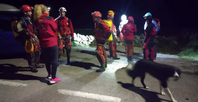 Rescatados tres espeleólogos perdidos en la travesía Tonio-Cañuela