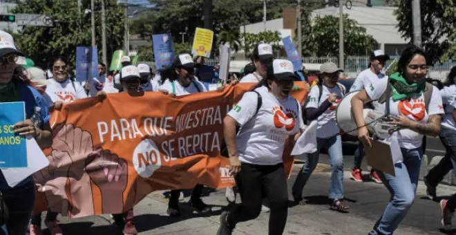 Las salvadoreñas se organizan contra la ley antiaborto más dura del mundo