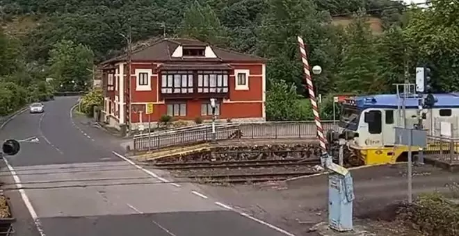 El peligroso paso a nivel en Cantabria donde las barreras no bajan cuando llueve