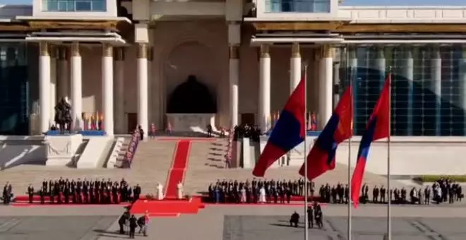 El Papa visita Mongolia donde se reunirá con líderes budistas