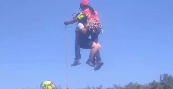 El helicóptero rescata a una peregrina por un golpe de calor en el camino de la costa