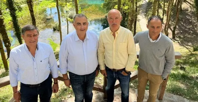 Media visita las obras de mejora del nacimiento del Ebro tras una inversión de 200.000 euros