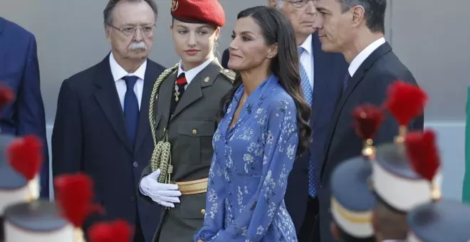 Gritan '¡Que te vote Txapote!' a Pedro Sánchez tras saludar a Felipe VI en el desfile del 12 de octubre