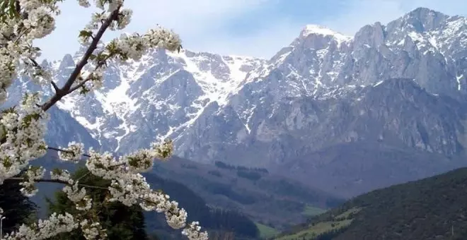 Organizado un equipo de rescate por dos montañeros a los que no se localizaba en Picos de Europa