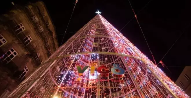 "La gente sin llegar a fin de mes y los alcaldes peleándose por el árbol más grande": los tuiteros critican el pique entre ciudades por las luces navideñas